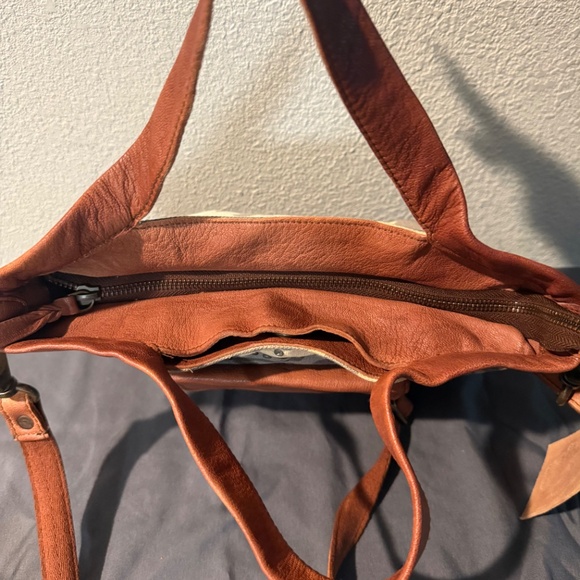 Latico Camo and Camel Leather Satchel Crossbody Handbag NWT - Picture 5 of 7